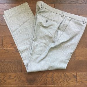 Men’s Express Innovator Gray Plaid Pants 36 x 32